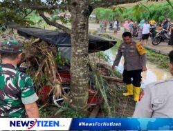 Kapolres Gorontalo Utara Turun Langsung Bantu Korban Banjir di Kecamatan Tolinggula