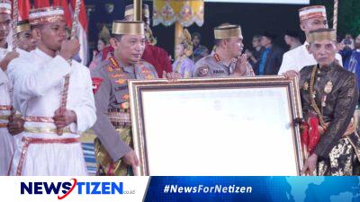 Kapolri Jenderal Listyo Sigit Prabowo Dianugerahi Gelar Raja dan Pusaka Supakala di Sulawesi Selatan