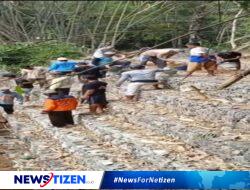 Warga Desa Karas Rembang Kesal dengan Proyek Tebing Bronjong, Inisiatif Gotong Royong Bersihkan Limbah Tanah yang Menumpuk di Sungai