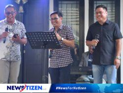 Harmoni Natal: Pimpinan DPRD Gorontalo Utara Piawai Menyanyi di Open House Natal Desa Titidu