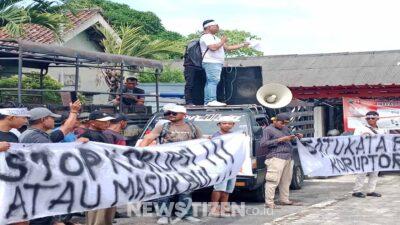 Puluhan Warga Baktirasa Gelar Unjuk Rasa, Tuntut Transparansi APBDes dan Pemecatan Kepala Desa