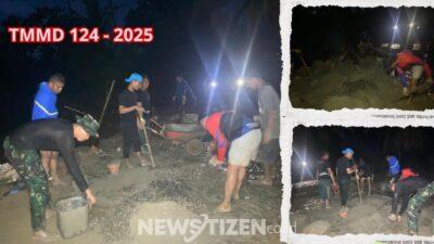 Demi Pembangunan Desa, Satgas TMMD 124 Gorut Lanjutkan Pekerjaan di Malam Hari dengan Sorot Senter dan Lampu Motor