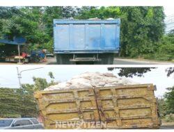 Di Balik Debu Limestone: Warga dan Pengendara Kecil Berjuang Bertahan di Jalur Truk Gresik